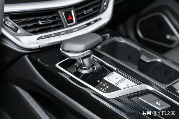 吉利博瑞,“唯一”集齊六塊車牌的冠軍車型 吉利博瑞,“唯一”集齊六塊車牌的冠軍車型