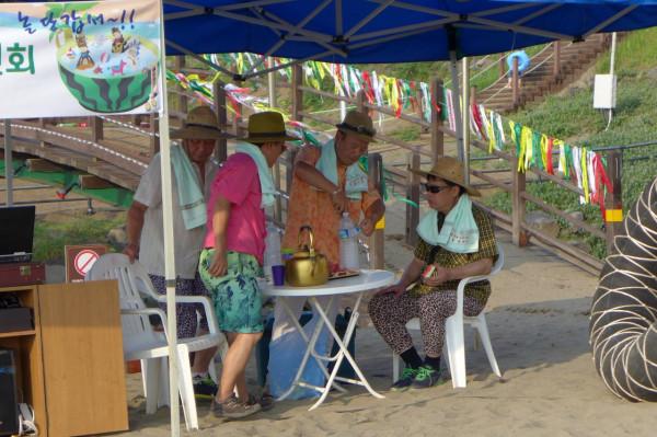 2014韓國旅遊:濟州島的龍頭巖和“海女” 2014韓國旅遊:濟州島的龍頭巖和“海女”