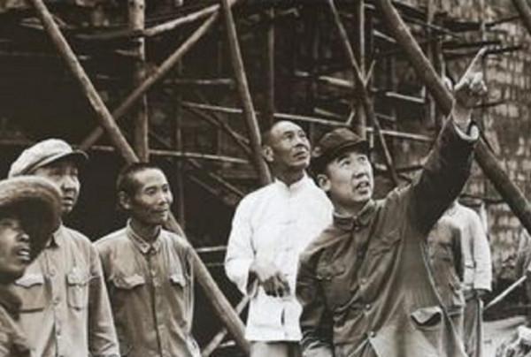 紅軍團長在河南隱姓埋名8年,直到毛主席派人接走,才被人所知 紅軍團長在河南隱姓埋名8年,直到毛主席派人接走,才被人所知