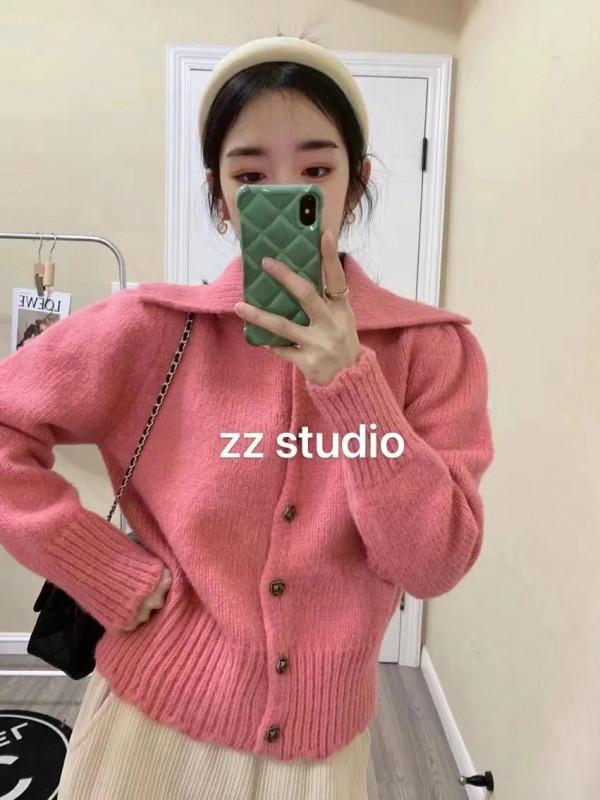 152小個子搭配 大翻領蜜桃毛衣