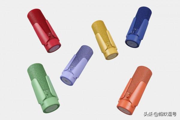 TALK 行動式麥克風可摺疊成一根細長的指揮棒 TALK 行動式麥克風可摺疊成一根細長的指揮棒