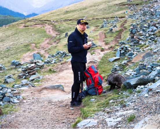 徒步五臺山，大霧中前行，風雲變幻，有計劃去的帶好裝備