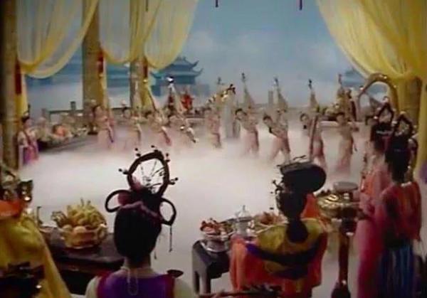 西遊記原著中，人參果的長生不老功效，比蟠桃強嗎？