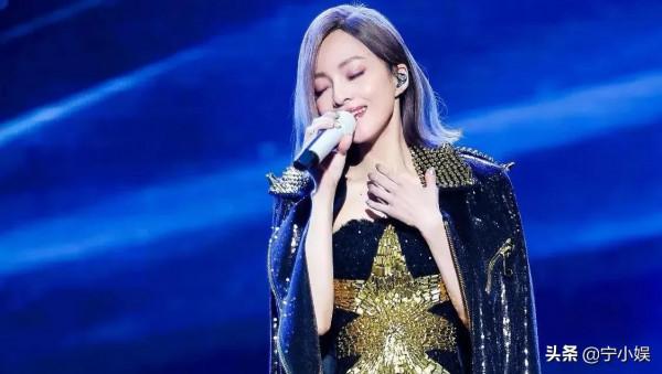 央視晚會對20位明星的重複邀請，暴露娛樂圈對藝人的3個隱藏要求