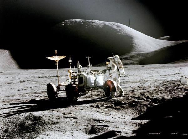 老美重返月球再推辭，幾十年前就能做到的事，現在卻做不到了？