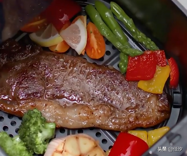 “輕奢藍”輕奢風格，看一次就想擁有它，品味其與眾不同的格調