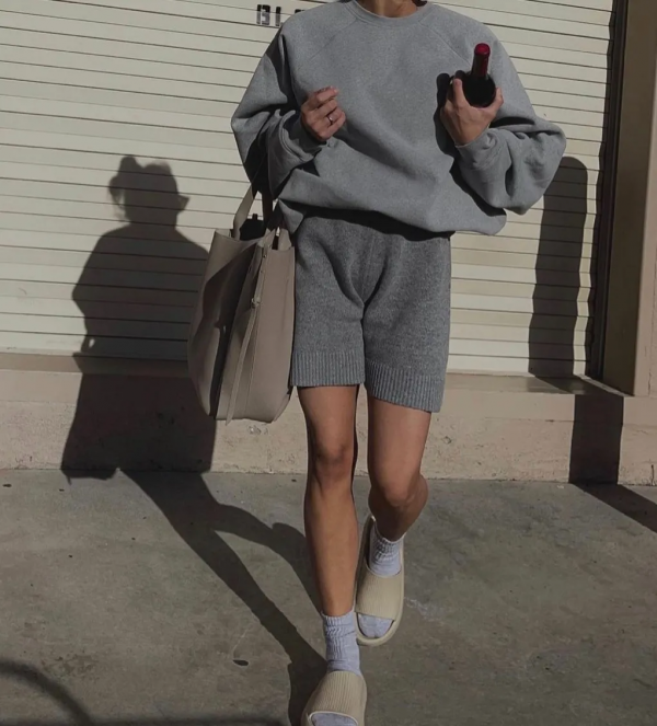 熱播劇《小敏家》中,周迅和唐藝昕都穿了哪些好看的服飾呢 熱播劇《小敏家》中,周迅和唐藝昕都穿了哪些好看的服飾呢