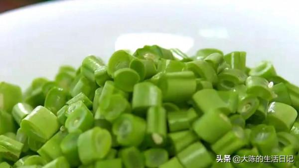 《家常菜四季豆炒外婆菜》做法簡單，好吃又下飯