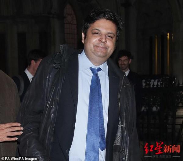 如此“啃老”!住父母豪宅、拿生活費20年,牛津大學畢業生起訴父母,求終生養他 如此“啃老”!住父母豪宅、拿生活費20年,牛津大學畢業生起訴父母,求終生養他