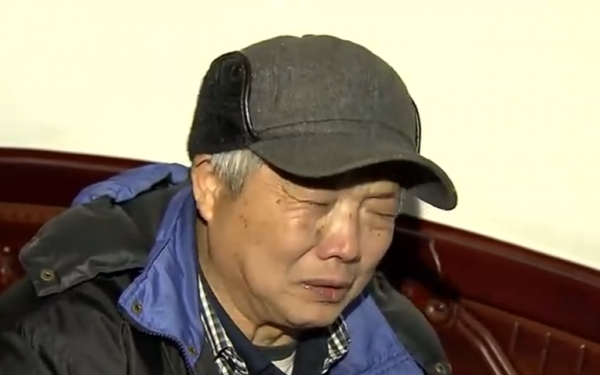 保姆悄悄變繼母？為送保姆一間房子，七旬父親與兒子大動干戈