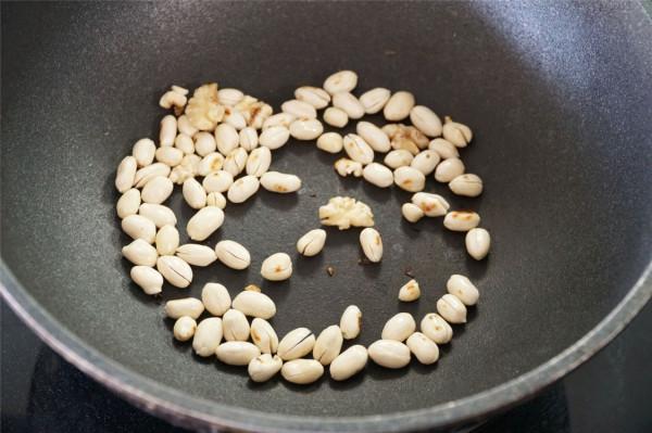 小雪過後，女人有條件多喝“花生酪”，天冷了堅持喝，舒坦過冬天