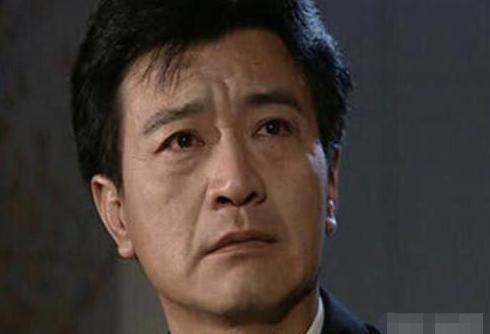 周裡京的痛心往事：事業最巔峰時，妻子在家遇害，成為他一生的痛