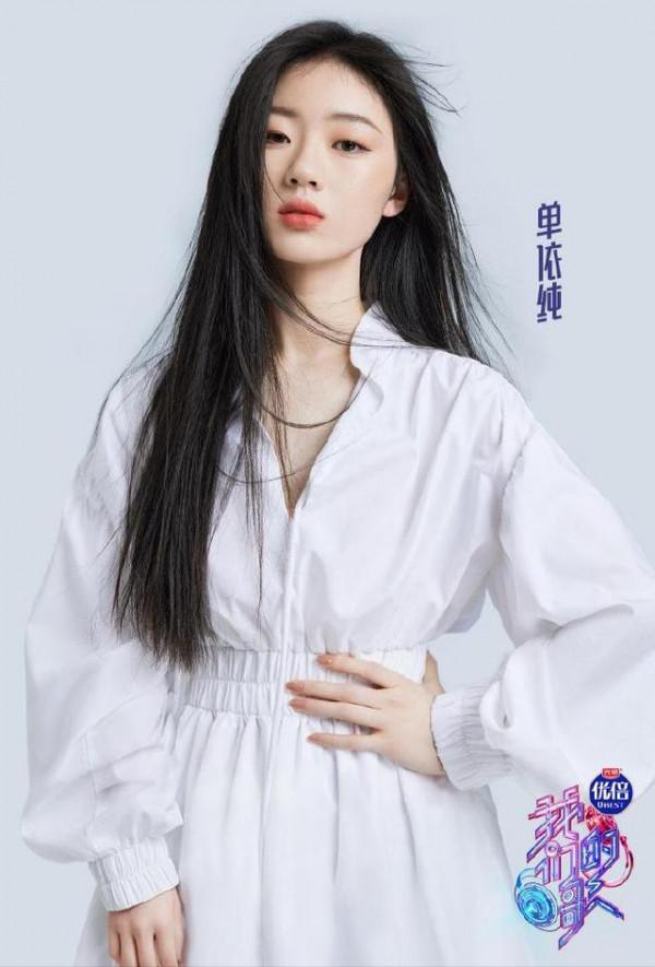 《好聲音》中秋晚會，三位女冠軍來了兩位，為何偏偏少了單依純？