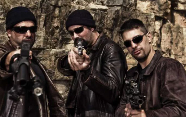 到美國“洗黑錢”,在總統府門前血拼,俄羅斯的黑幫到底有多狂? 到美國“洗黑錢”,在總統府門前血拼,俄羅斯的黑幫到底有多狂?