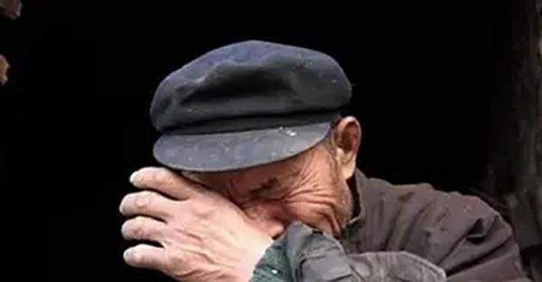 20歲軍人為國捐軀，4位親人相繼離世，39年後唯一的姐姐前來哭祭