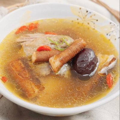 超級爽口下飯的當歸乳鴿湯，上桌秒光