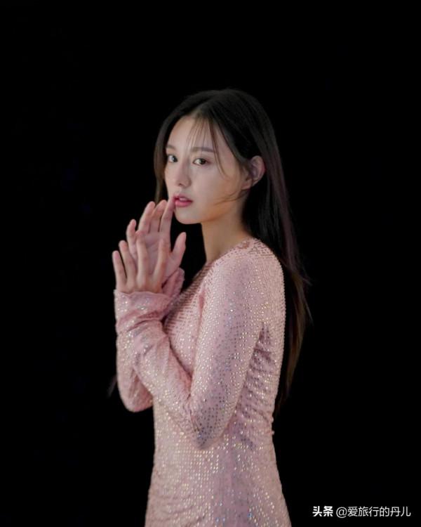 韓國女星金智媛，每一套穿搭都好看，高階感十足