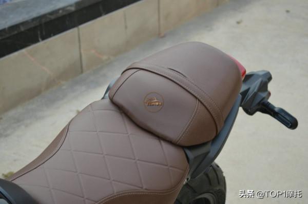 好騎、操控靈活、價效比高 無極300AC新款到店實拍