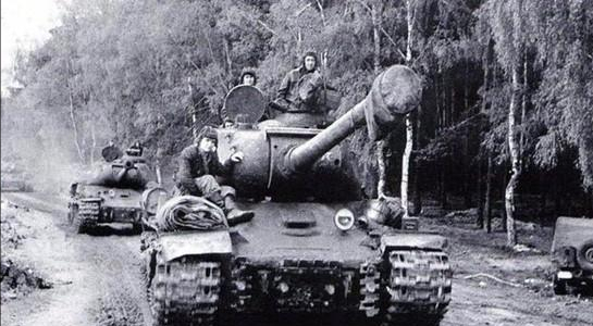 1944年初，蘇德兩軍的火炮及裝甲的軍事實力對比分析