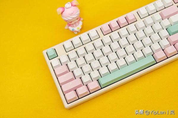 宛若夏日裡那杯冰飲，吉利鴨Ducky9108芝芝桃桃鍵盤開箱