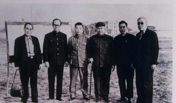 他是富二代資本家,死後卻享國葬待遇,為何? 他是富二代資本家,死後卻享國葬待遇,為何?