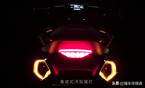 新車 | 售17999-21699元，春風旗下ZEEHO電動摩托車AE8正式上市