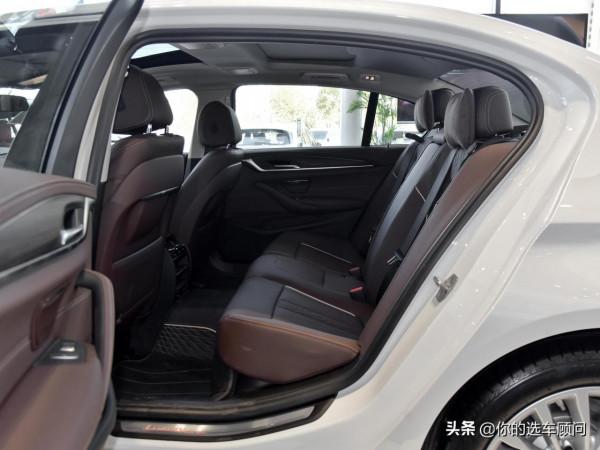 1&period;5L油耗2&period;0T豪華轎車，沒購置稅還便宜，帶你看寶馬5系新能源