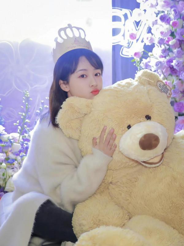 楊紫生日圖,狀態不錯 楊紫生日圖,狀態不錯