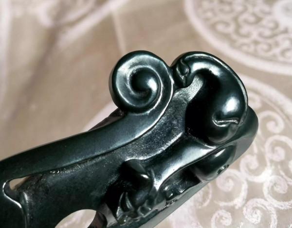 【依筠居藏玉 • 漢代雙螭龍碧玉雞心佩】