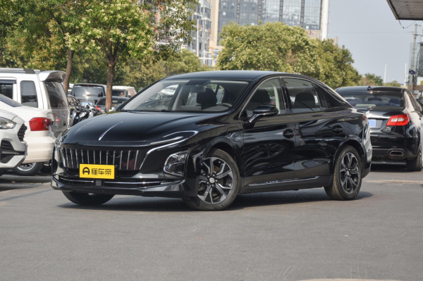 體驗紅旗E-QM5 2021款 充電 T3版，續航給力，跑車方便