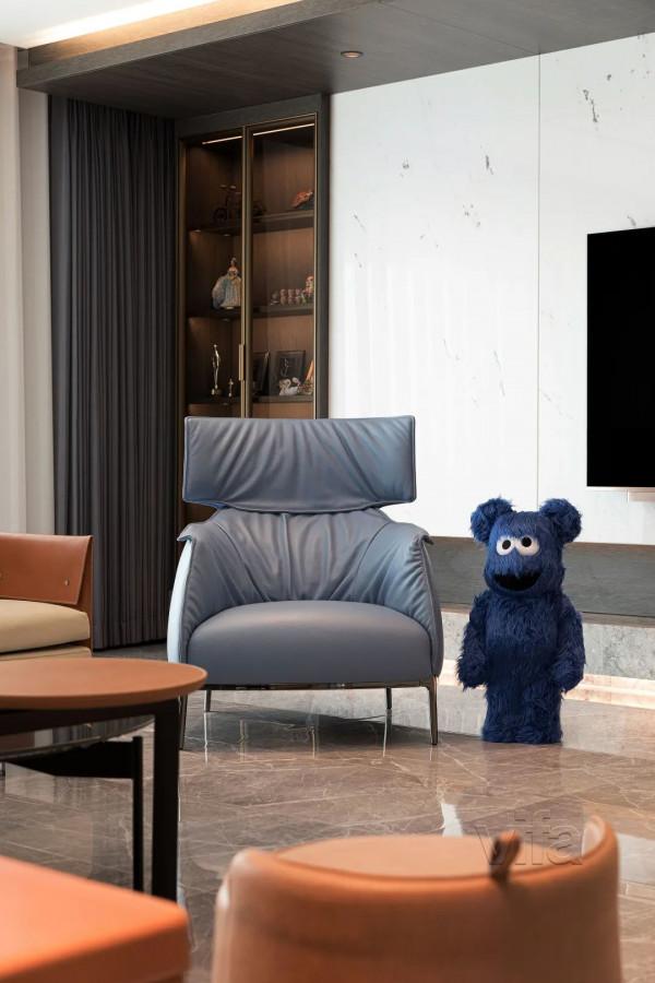 以沉靜之形 構築有趣真我 以沉靜之形 構築有趣真我