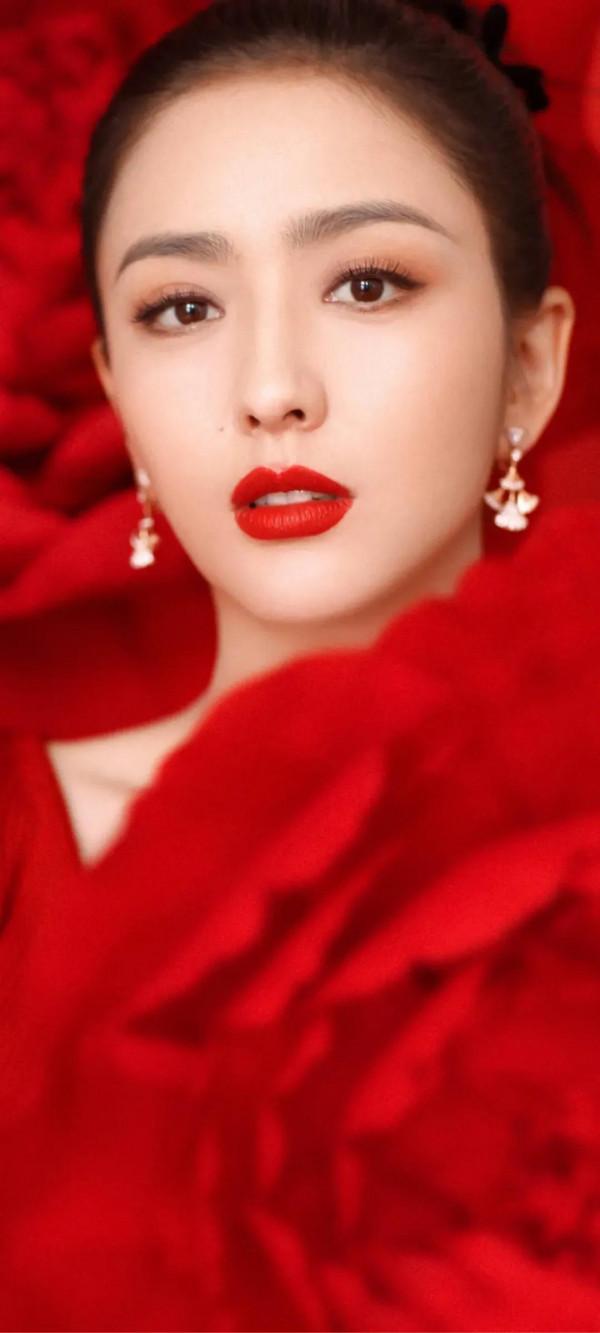 佟麗婭桌布｜玉顏豔春紅