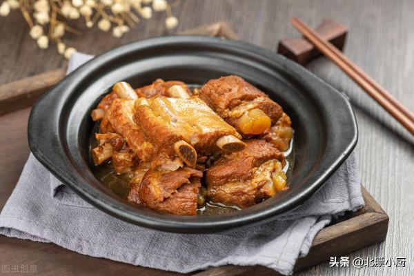 煮肉燉排骨，放料太多難怪不好吃，只需1味料，軟爛入味，賊香