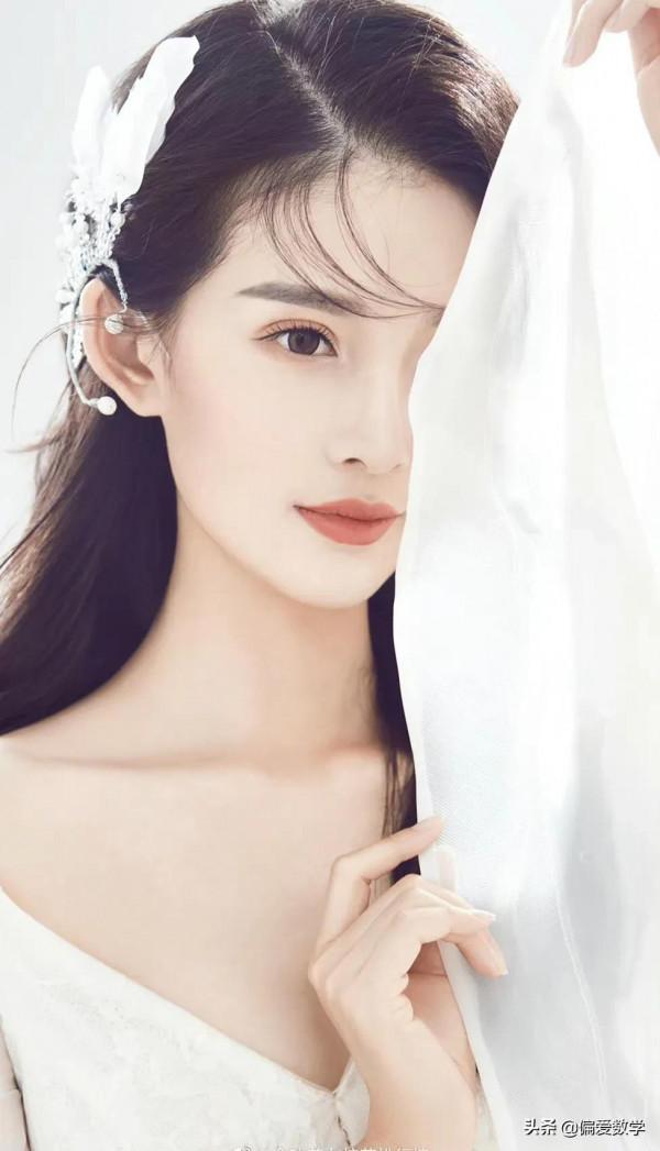 北大研究生，才貌雙全