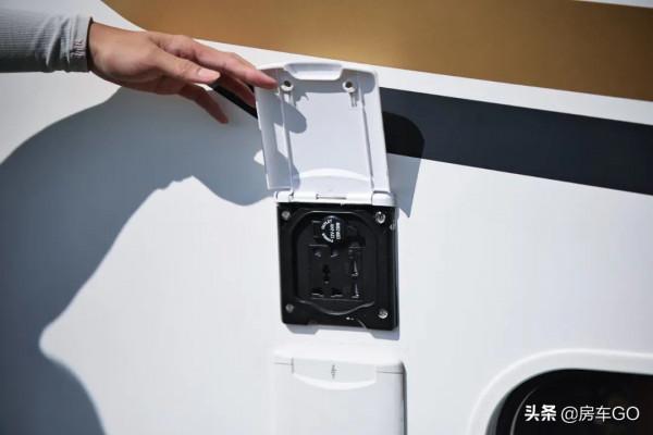 適合年輕人創業的房車!可2人舒適旅行,車內還有獨立辦公室? 適合年輕人創業的房車!可2人舒適旅行,車內還有獨立辦公室?