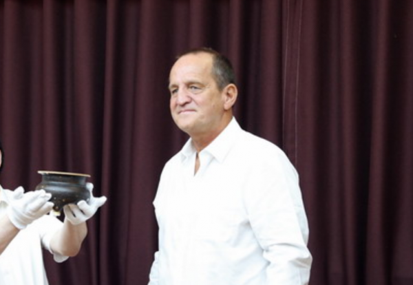 1998年，德商人撈出中國唐代沉船黑石號，拒還中國要價4000萬美元