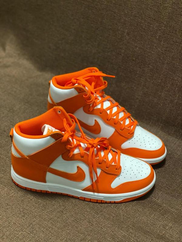 橙和白的搭配，除了扣碎aj1，還有一雙dunk