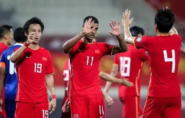 中曼之戰,這套首發必定贏球 中曼之戰,這套首發必定贏球