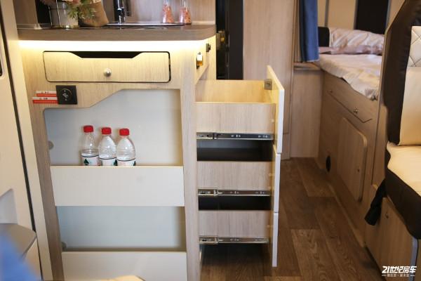 72%銷量佔比,將爆款持續到底!全網首測亞特Y9房車 72%銷量佔比,將爆款持續到底!全網首測亞特Y9房車