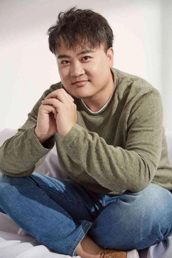 《萬萬》系列播出八年，配角憑藉《揚名立萬》一鳴驚人，主角沉寂