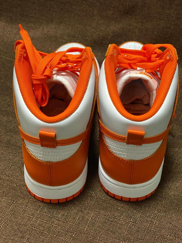 橙和白的搭配，除了扣碎aj1，還有一雙dunk