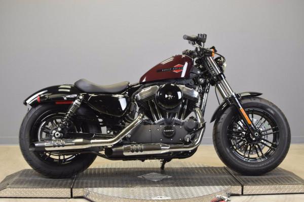 日本人將一輛哈雷&period;戴維森改裝成一輛&OpenCurlyDoubleQuote;破車&rdquo;，但卻酷斃了