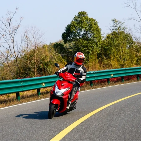 300元的差價，比UU125好在哪裡？——輕騎鈴木UE125測評