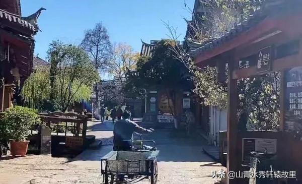 疫情後的麗江古城一條街