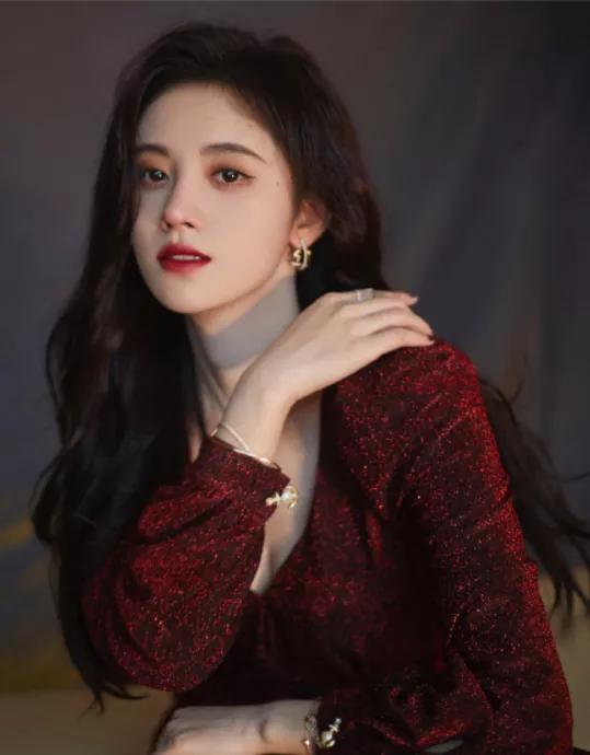 鞠婧禕美照一冊，欣賞