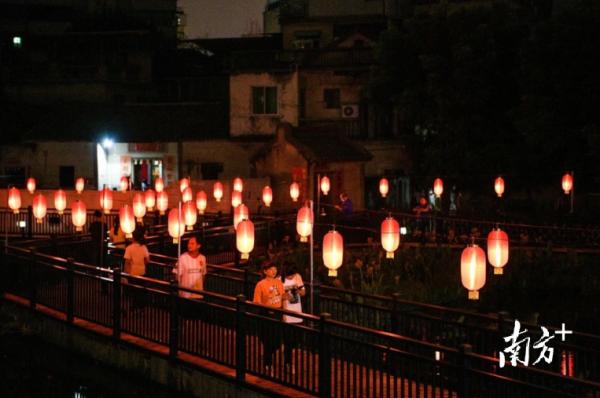 嶺南人的中秋開啟方式｜朝著月亮拜個禮，美食裡藏著中秋密碼