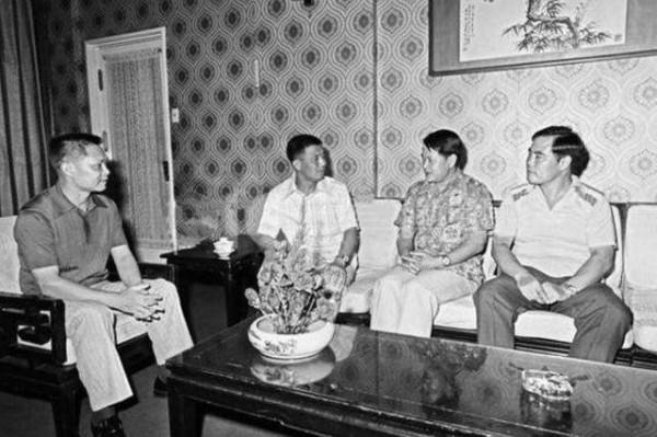 1965年,飛行員李顯斌挾持隊友叛逃,26年後回家探親,下場如何? 1965年,飛行員李顯斌挾持隊友叛逃,26年後回家探親,下場如何?