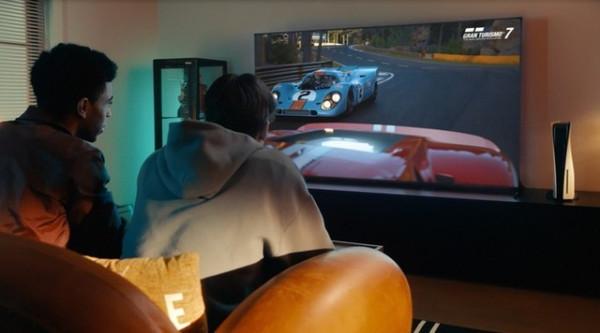 電競顯示器全線淘汰！遊戲電視真有那麼好？