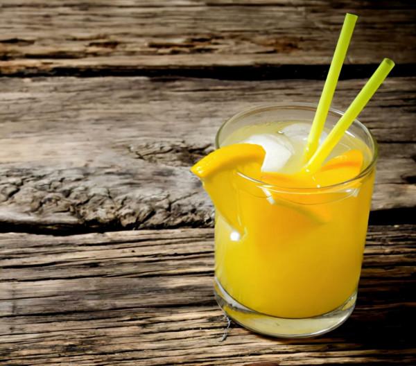 壹健康經驗：橘子汁弄在白衣服上怎麼洗？橘子發黴沾到衣服怎麼洗