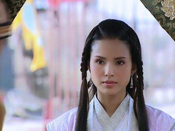 &OpenCurlyDoubleQuote;小龍女&rdquo;李若彤：戀富豪10年成空，至今未婚，她情歸何處？